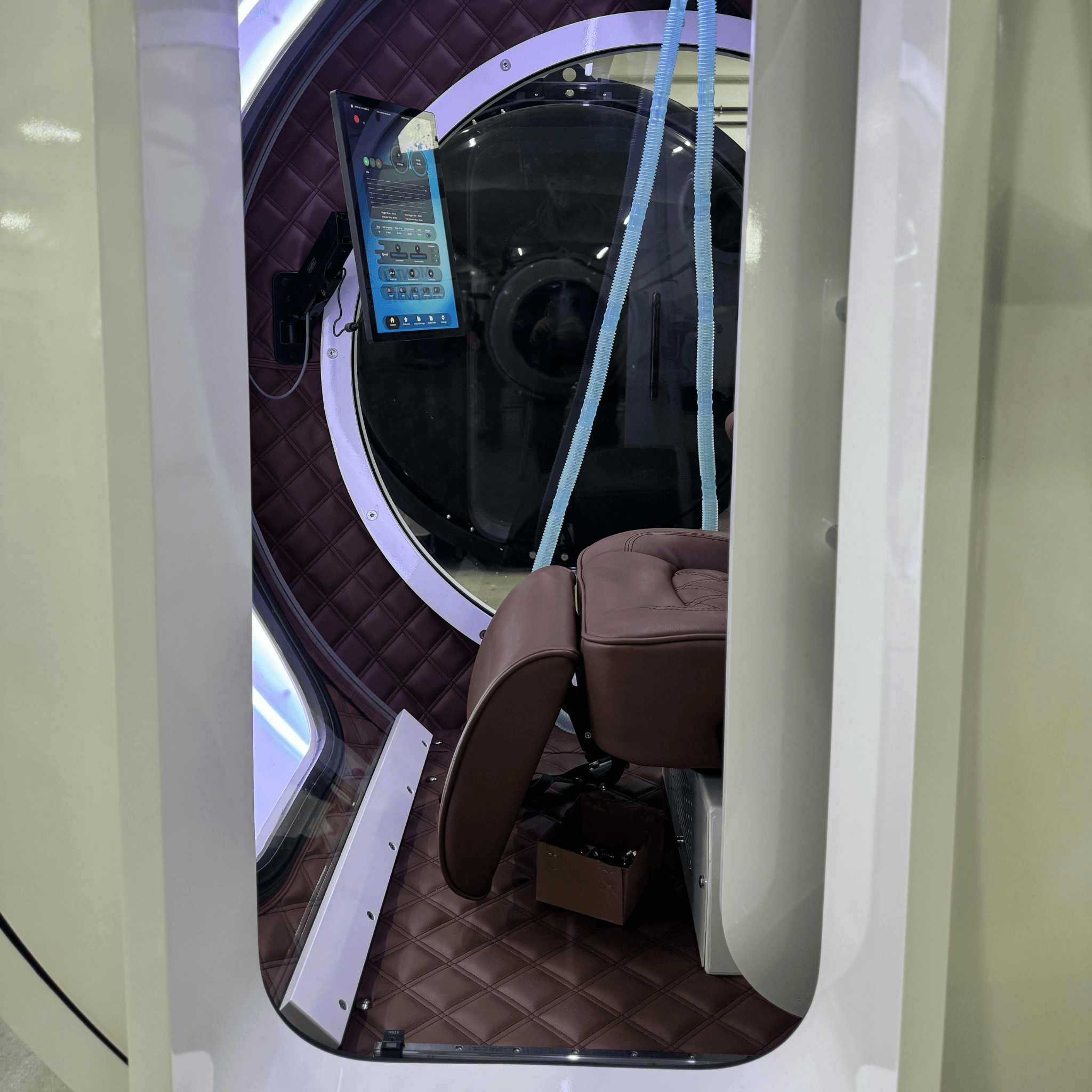 HPO Tech ZEUGMA Hyperbaric Chamber seating detail